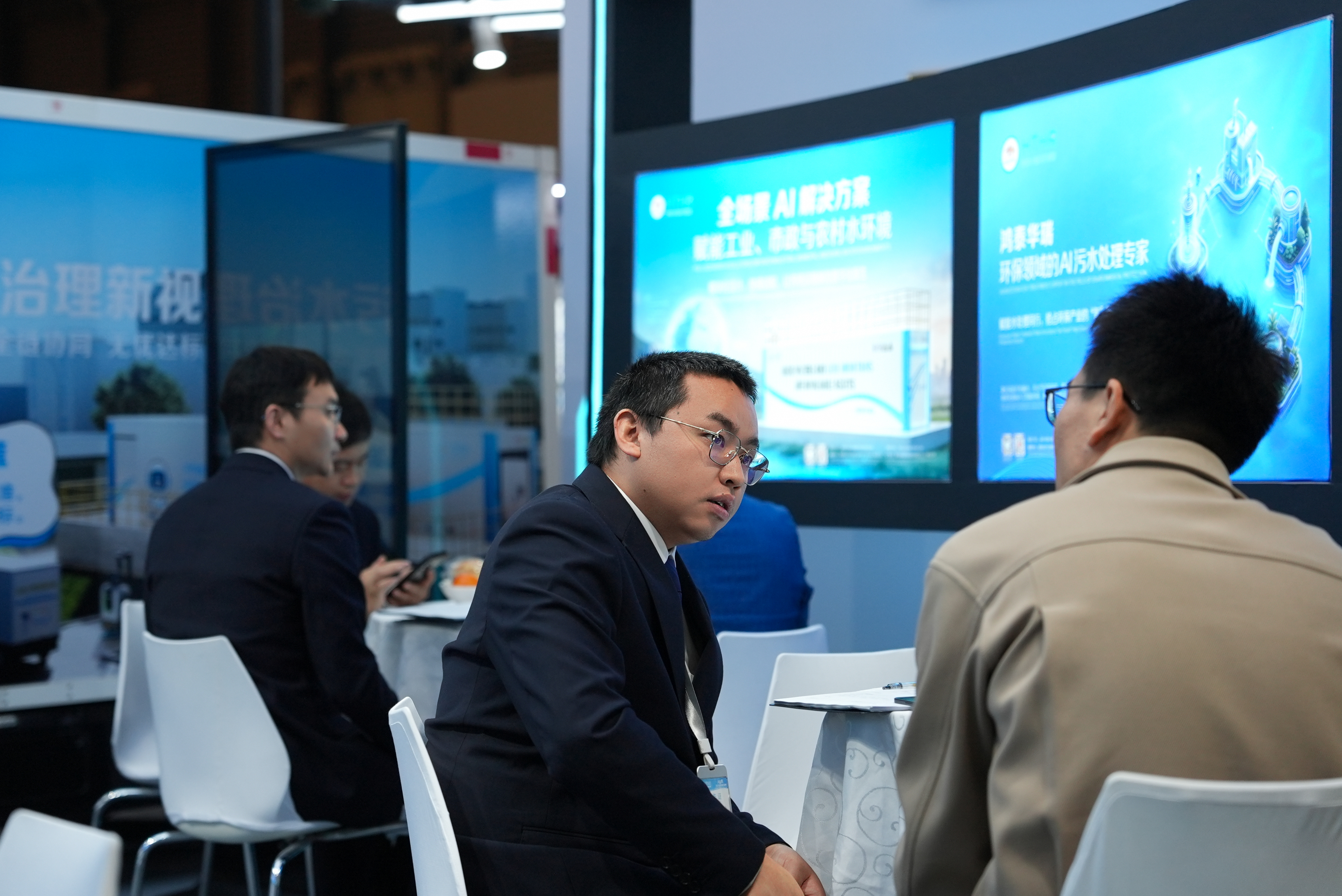 Hongtai Huarui, FyhoneOS, human-vehicle-machine collaboration, Shanghai IE Expo, IEexpo, smart wastewater treatment, digital twin, intelligent dosing, unmanned medicine delivery vehicle, environmental protection investment promotion, wastewater operation and maintenance, lights-out operation, cost reduction and efficiency improvement, distributed wastewater, AI environmental protection